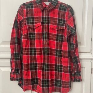 Duluth women’s red and green plaid long sleeve button halfway down heavy shirt S